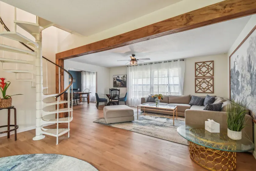 Heated/private pool- fenced yard-kid/pet friendly! - Image 1