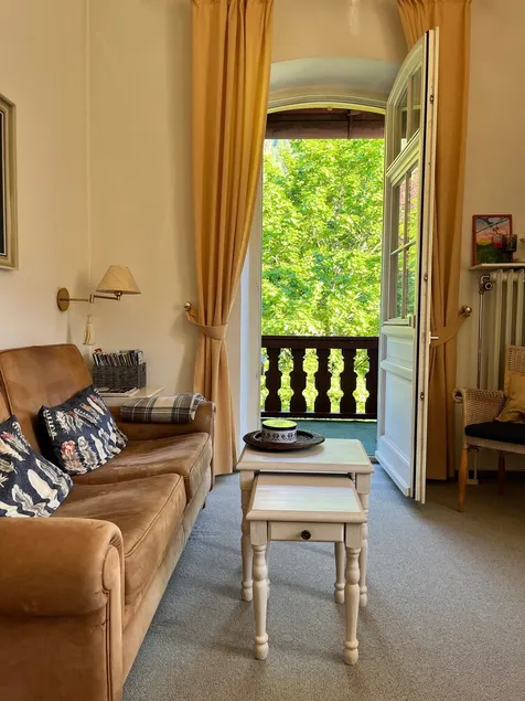 Appartamento 'Ferienwohnung Im Burghotel' con vista sulle montagne, balcone e Wi-Fi - Image 1