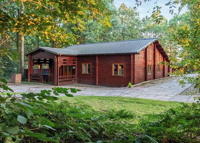 Spacious and comfortable lodge with contemporary styling. - Image 1