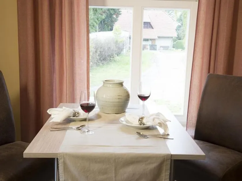 Cozy vacation apartment west wing Landrat Erdmann WF-40 in Stolpe on Usedom - Image 1