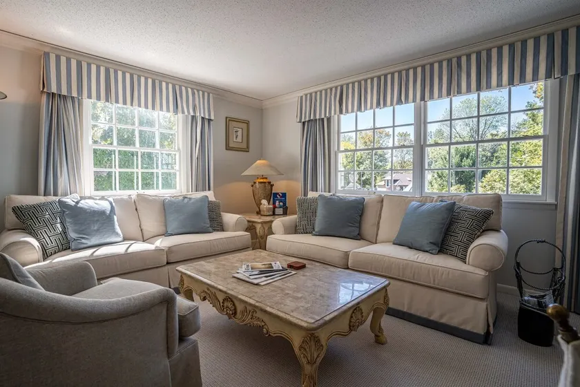 Located in the Luxurious Pine Manor Estates! - Image 1