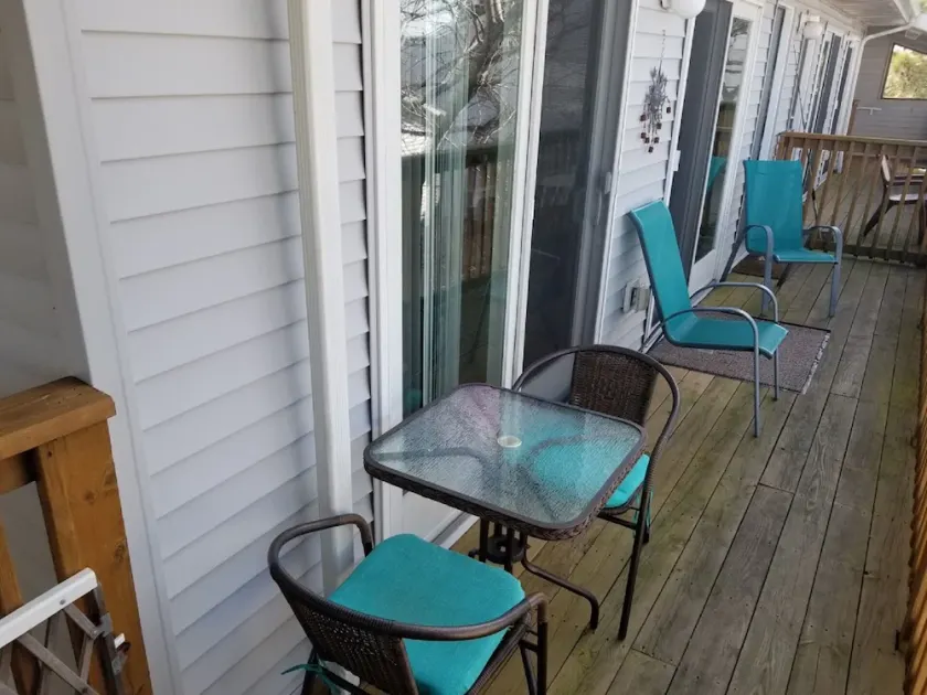 Beach Retreat Located in the Heart of Dewey! - Image 1