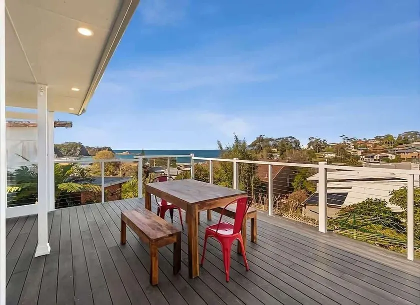 The Bach House Pet Friendly in Malua Bay - Image 1