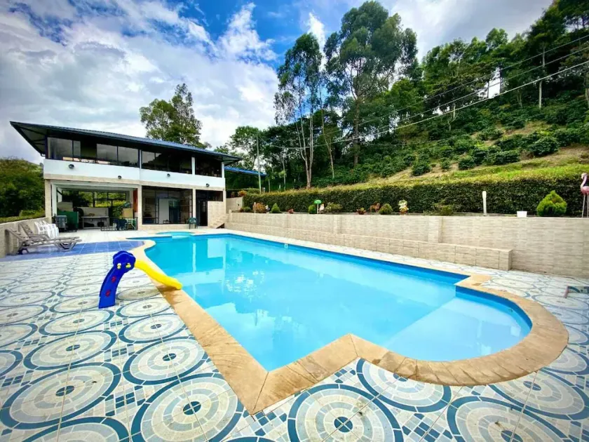 ¡Finca Familiar llena de encanto y relajación! a 5 minutos del Pueblo - Image 1