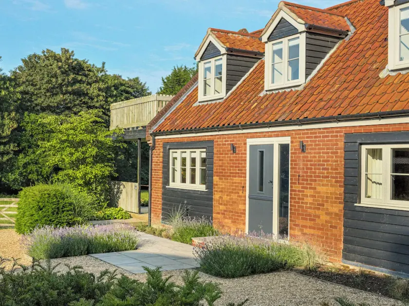 3 bedroom accommodation in North Walsham - Image 1