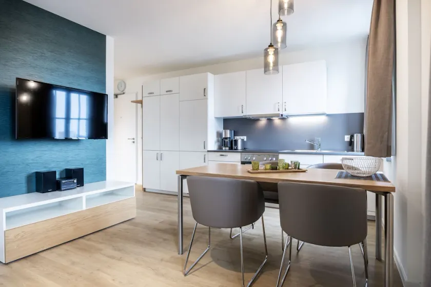 Stylish apartment with balcony in an exceptional harbor location with use of sauna - Image 1