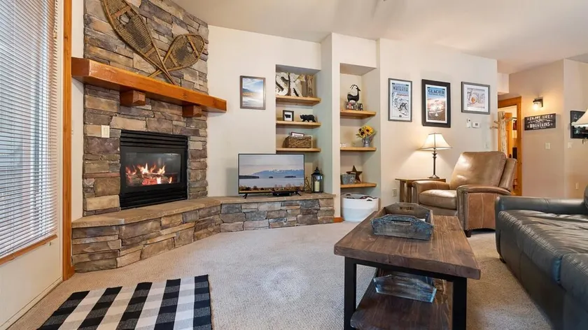 Tasteful 3 bedroom/2 bath condo + Hot Tub on Whitefish Mountain Resort - Image 1