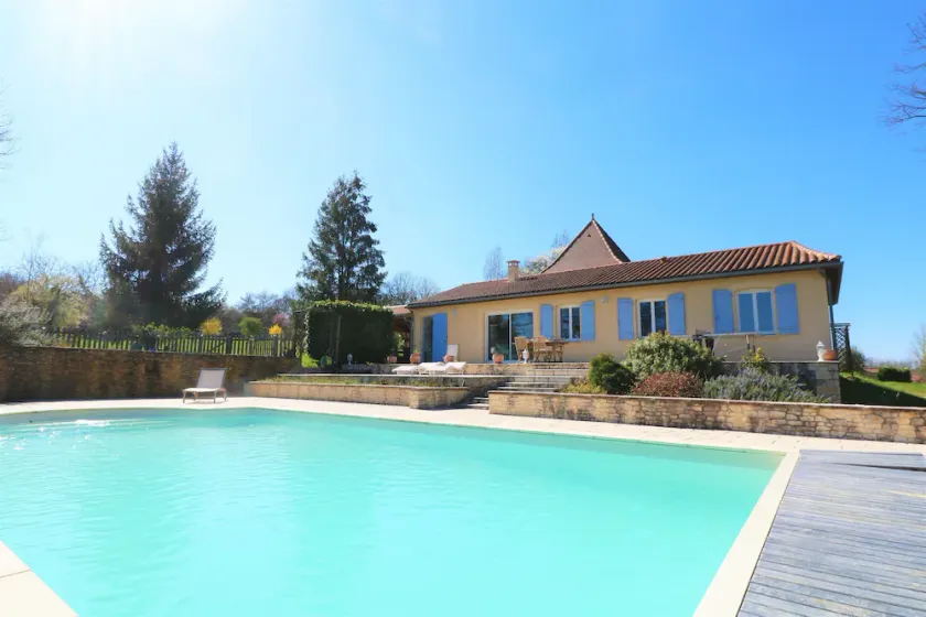 NEU *** Hervorragendes Ferienhaus mit Pool, Garten und Aussicht 7km Sarlat - Image 1
