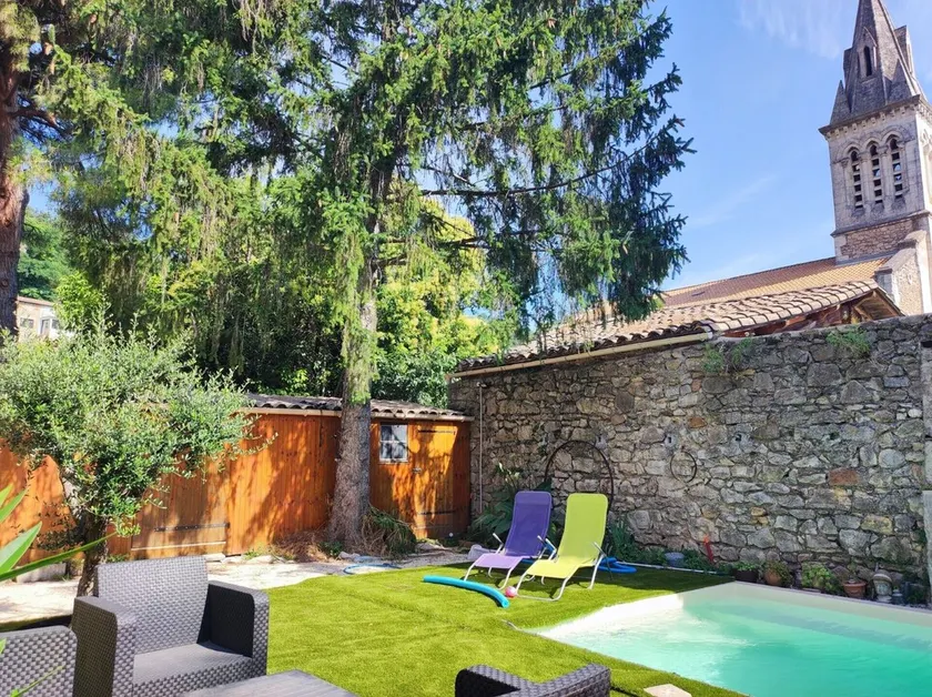 Cosy, green accommodation on ground floor - Image 1