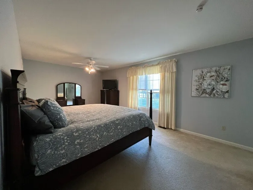 Waterfront  - pier & acreage to run & play.   Pet friendly Oct/Nov dates open! - Image 1