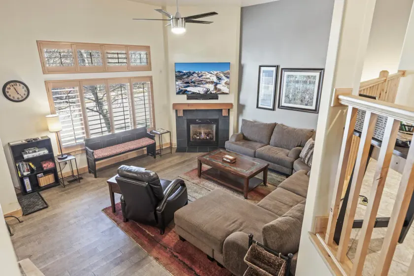 Moose Mgmt at Bear Hollow 5477-L: Pvt Hot Tub-Dog Friendly-BBQ, Pool, Parking - Image 1