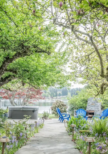 Gorgeous Waterfront home sleeps 6! Outdoor fireplace, HOT TUB & a large yard! - Image 1