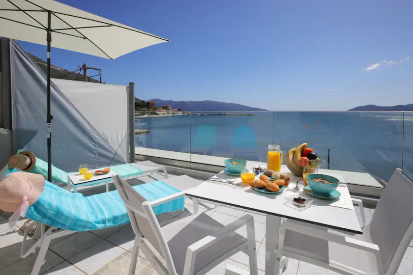 Sunrise Bay Apts - Image 1