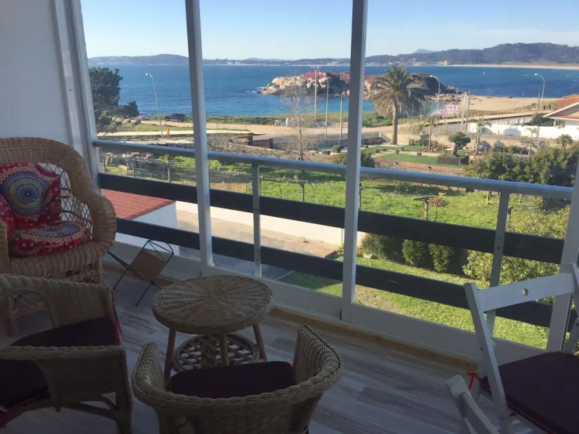 Apartamento com vista deslumbrante e completamente renovado em Sanxenxo - Image 1