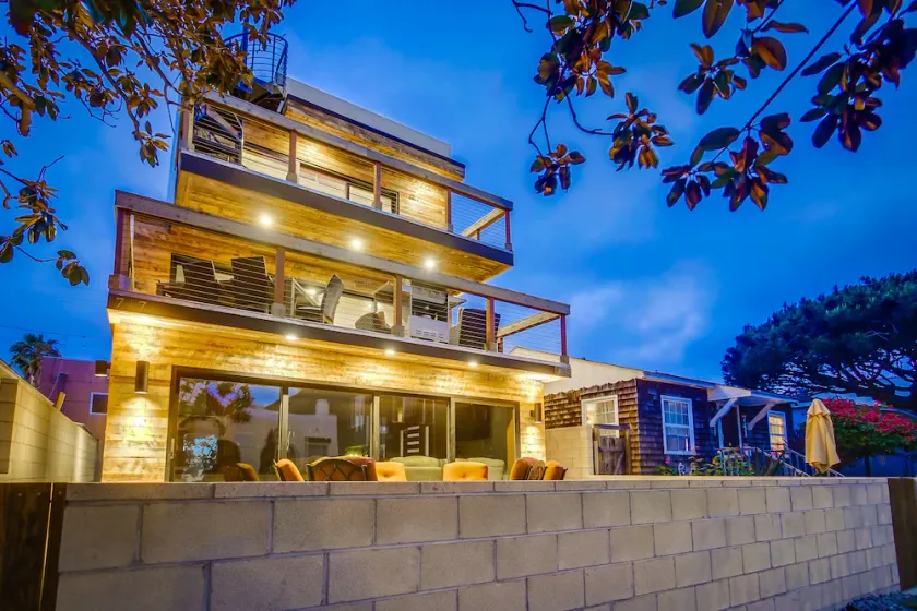 Modern Beach house steps to the beach, bayside with Parking -747 - Image 1