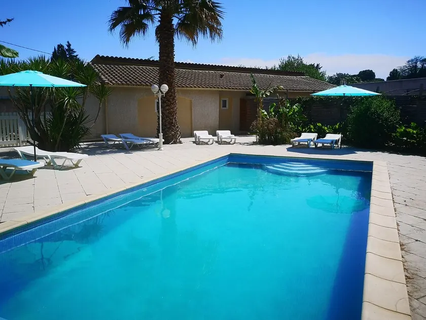 Cottage T3 con piscina riscaldata in un parco - Image 1