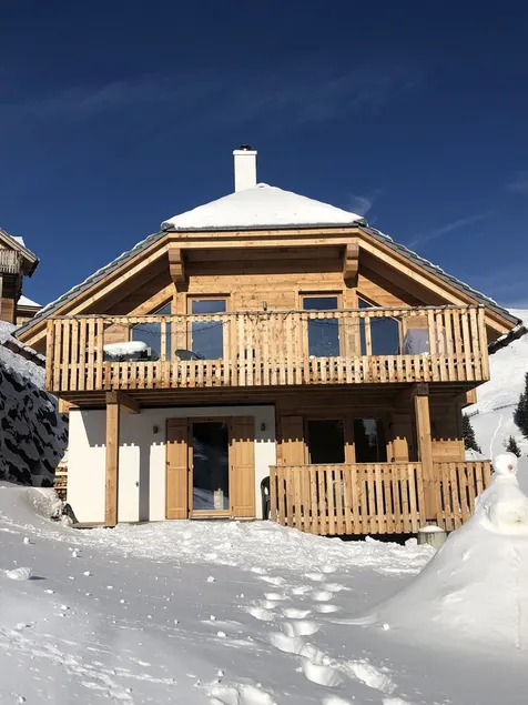 Comfortable chalet to feel at home right on the ski slope - Image 1