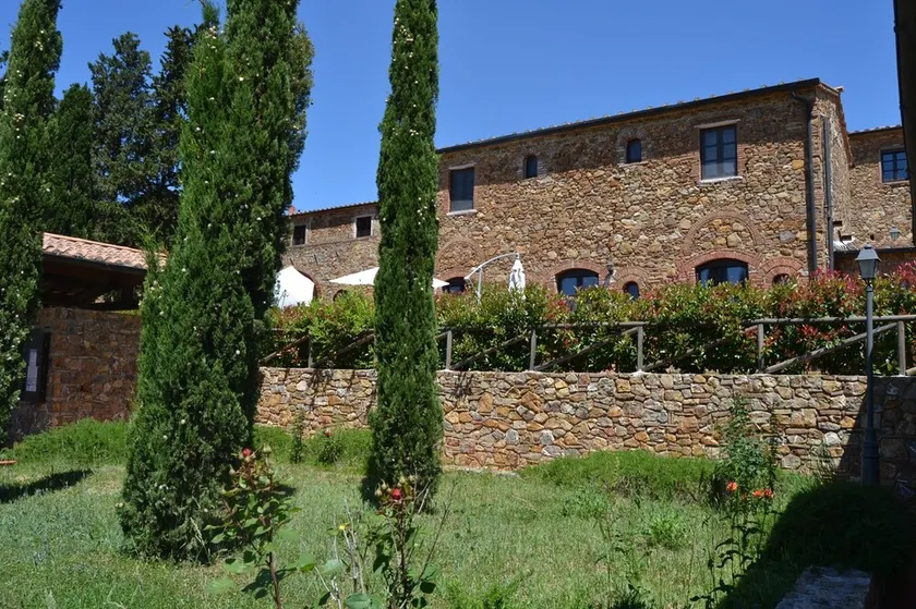 Panorama-Dreizimmerwohnung mit Garten, Swimmingpool, Tennis, auf dem Land in der Nähe des Meeres und Dienstleistungen - Image 1