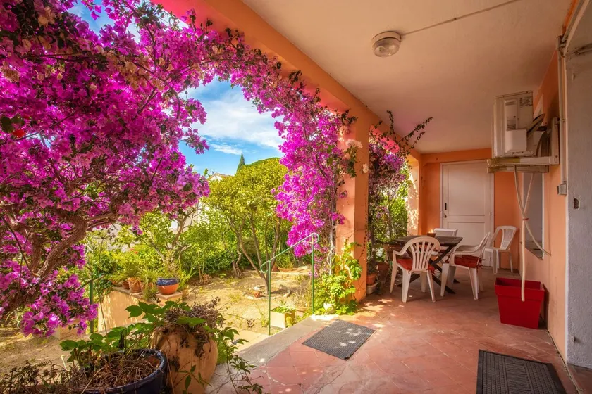Appartement \"Chez Eliane Au Lavandou\" avec terrasse privée, jardin privé et Wi-Fi - Image 1
