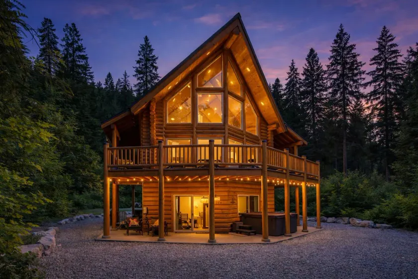 Bearfoot Chalet 3 Bedroom Home by NW Comfy Cabins - Image 1