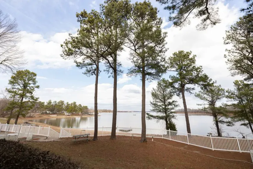 Spacious Condo on Kentucky Lake - Waterfront at Big Bear - Image 1