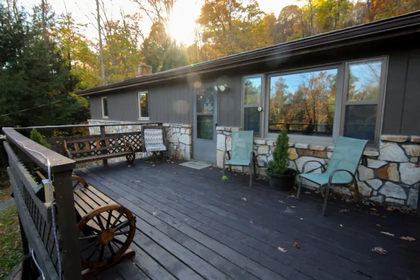 Scenic Deep Creek Getaway Cabin-RICK'S RETREAT - Image 1