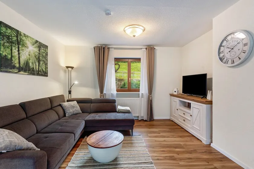 Apartment 'Hof Helmenhube 1' with Shared Terrace, Shared Garden and Wi-Fi - Image 1