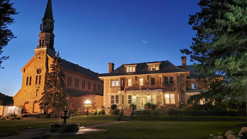 Manoir Chamberland - Image 1