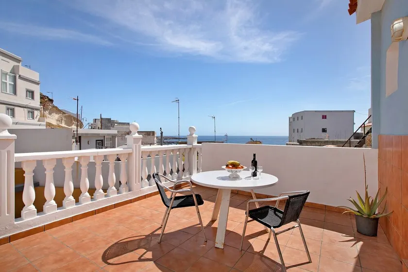 Vacation Home \"Atico Las Arenas\" with Sea View, Private Terrace & Wi-Fi - Image 1