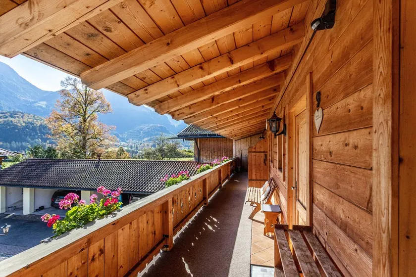 Apartment \"9 Apartment mit Bergblick\" with Mountain View, Private Balcony & Wi-Fi - Image 1