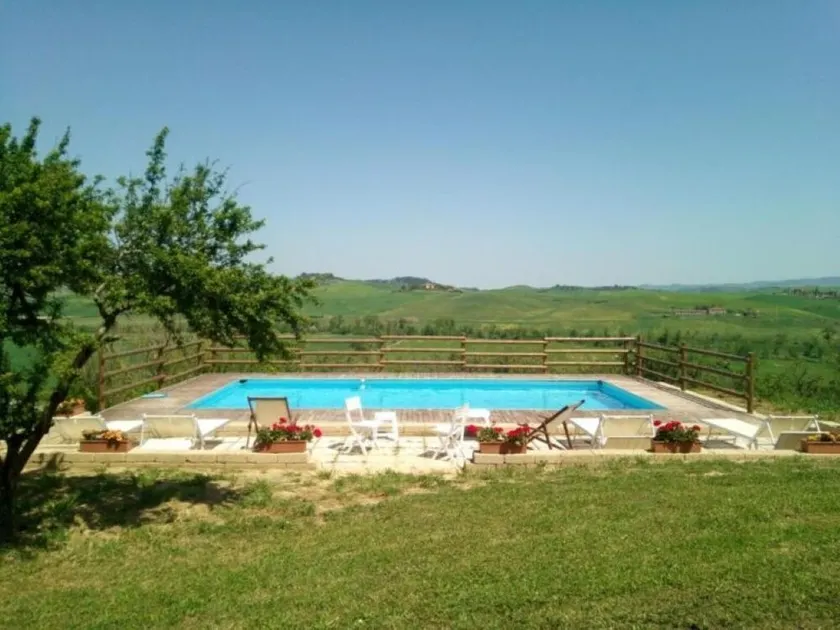 Spacious villa Tuscany, Lajatico, Nr Pisa - Image 1