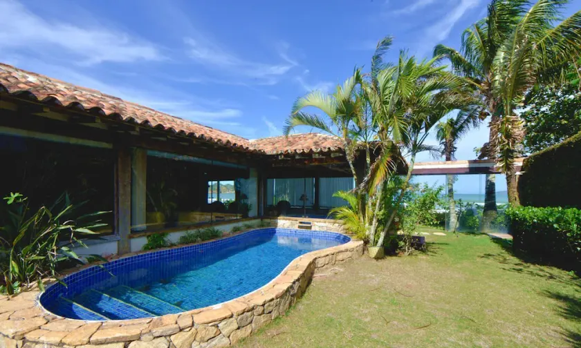 House with 6 suites, beachfront on Geriba Beach, Buzios............................. - Image 1