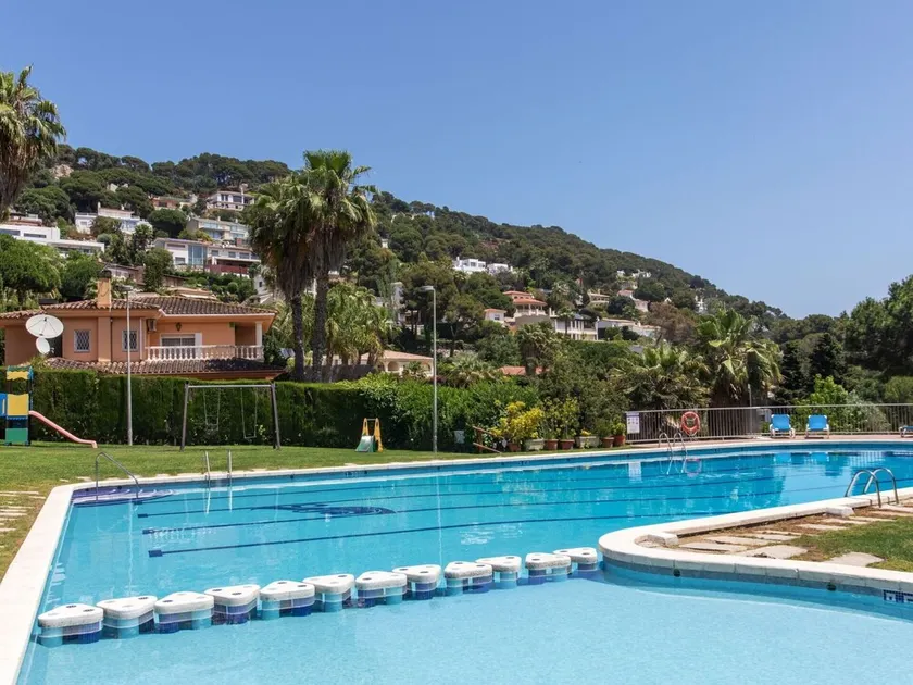 Lovely apartment for 6 guests with pool, WIFI, TV, terrace and pets allowed - Image 1