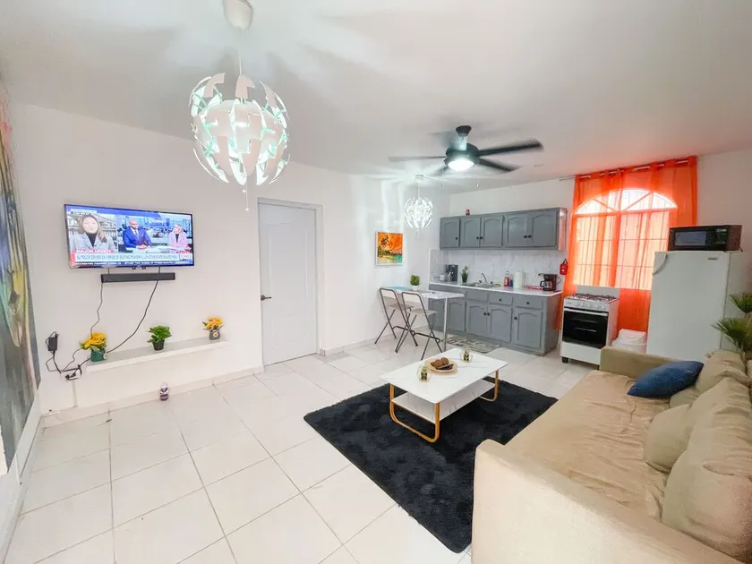 Simplicity 1BR 1BA Corner Apartment with Pool View - Image 1