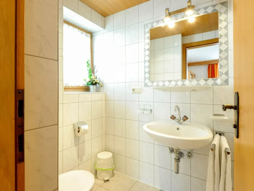 Comfortable apartment in Längenfeld with ski storage - Image 1
