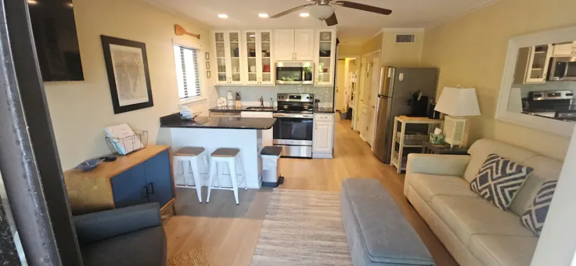 Adorablement meublé et rénové condo Ocean Villa avec mises à niveau à gogo! - Image 1