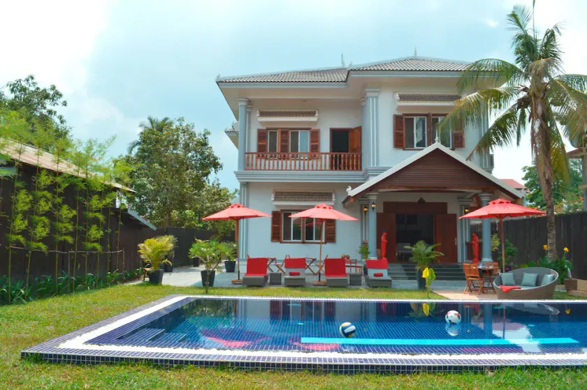 Villa 8/10 pers. 300 m2 with swimming pool in the heart of Siem-Reap / Angkor / Cambodia - Image 1