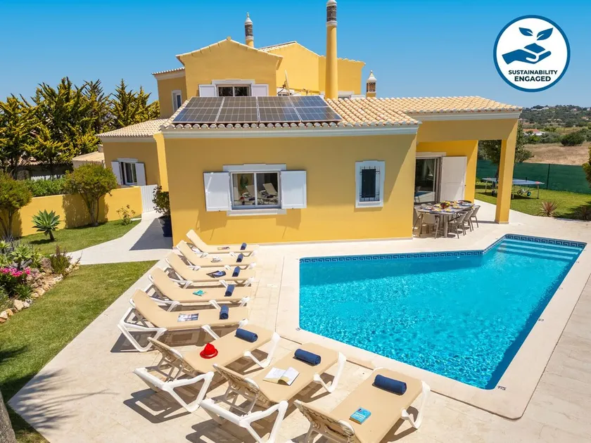 Peaceful villa with heatable pool in Galé - Image 1
