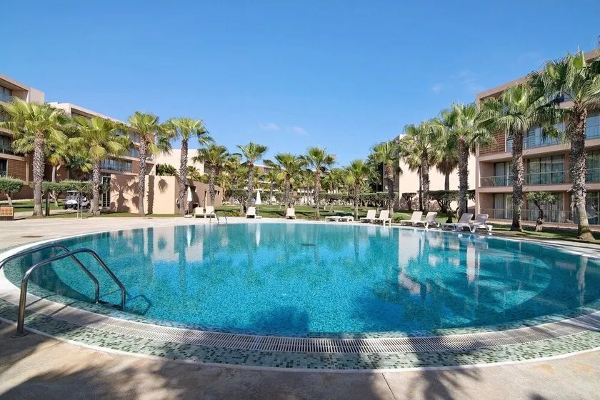 Apartamento Salgados Sol e Sal  con piscina, Wi-Fi, A/C e giardino - Image 1