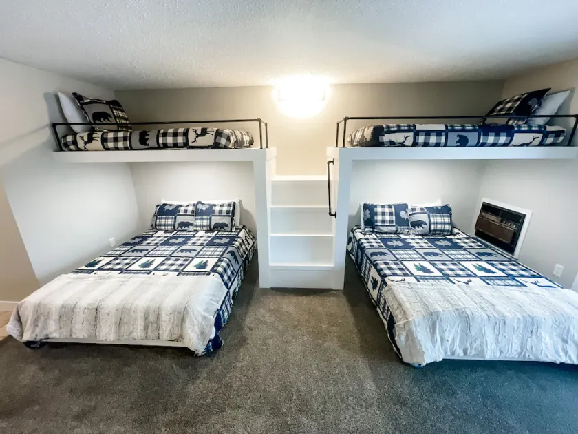 Prime Shanty Creek locations with access to Pools, Hot tubs, and a private beach - Image 1