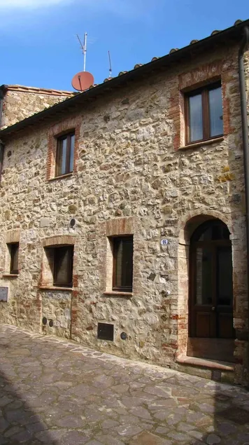 Uafhængigt hus i det historiske centrum - Image 1