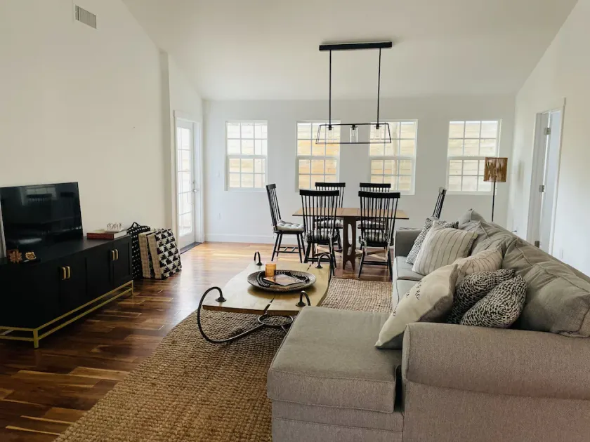 Downtown Los Olivos 3 Minute Walk to Wine Tasting Rooms! Fantastic Spacious Home - Image 1