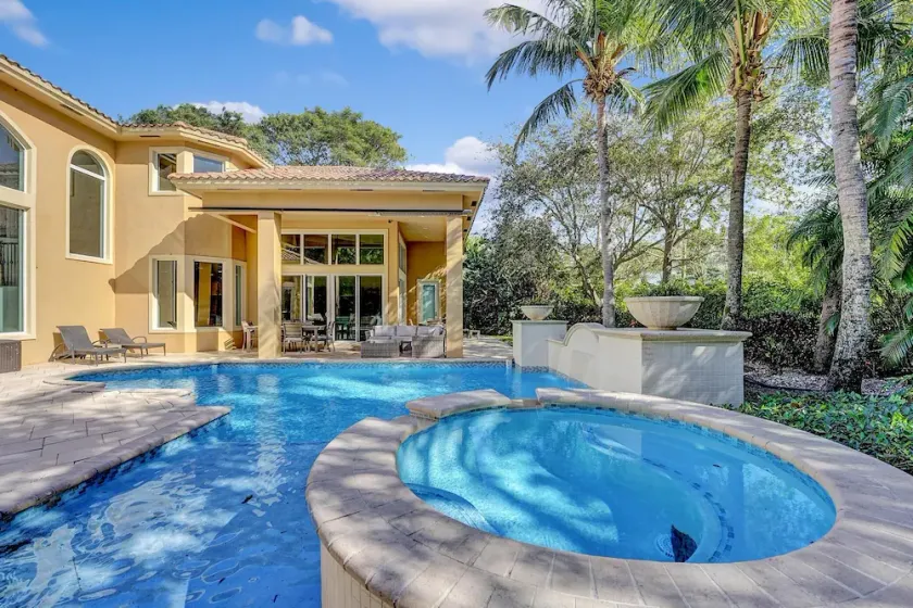 Luxurious Beach Home/Walk To Fun Beach/Gamer Room/Mins. to Downtown DelRay/WiFi - Image 1