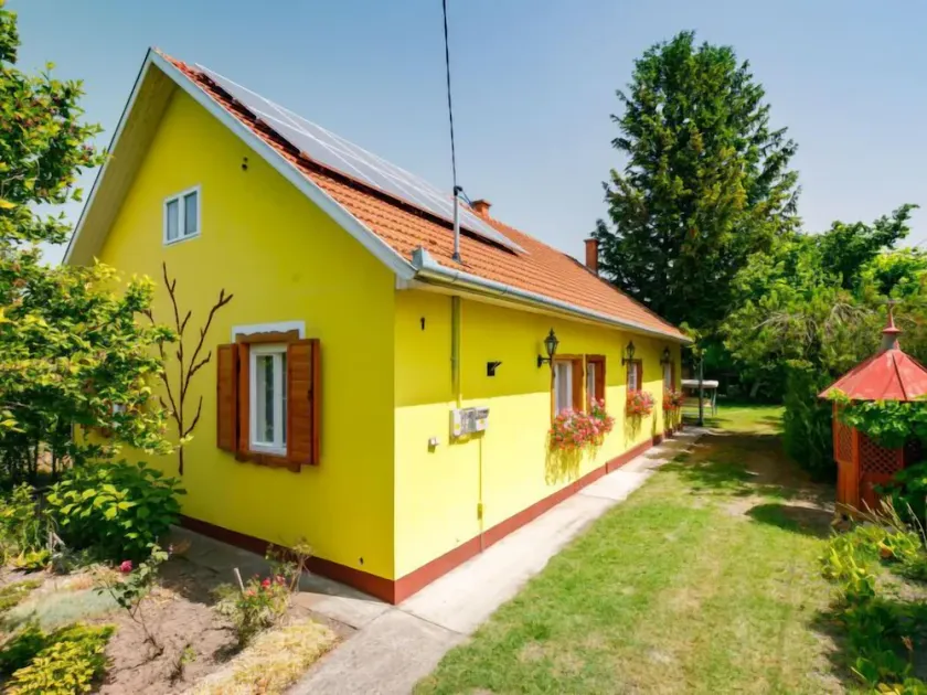 Holiday Home Julia by Interhome - Image 1