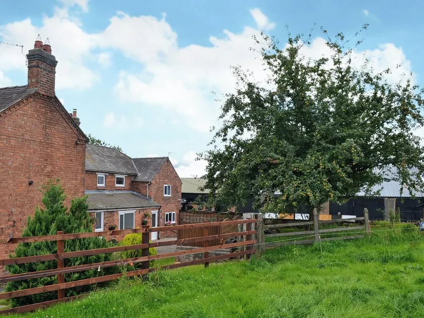 1 bedroom accommodation in Willington, near Whitchurch - Image 1