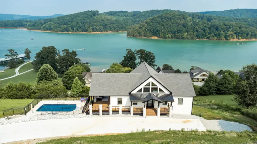 Norris Lake Home with Heated Saltwater Pool and Hot Tub in Deerfield - Image 1