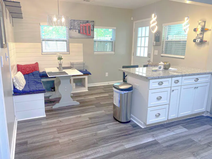 Lovely 3BR 3BA Home minutes from Airport/Downtown Atlanta - Image 1