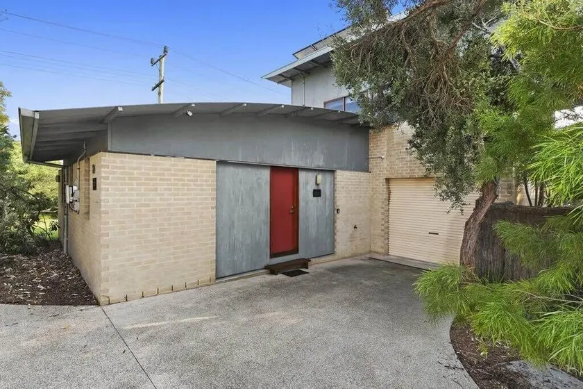 Beach Retreat on Sweetman - Image 1