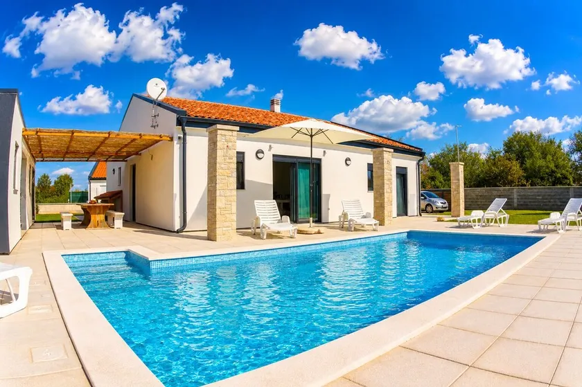 Beautiful villa with private pool on peaceful location, village Sveti Kirin - Image 1