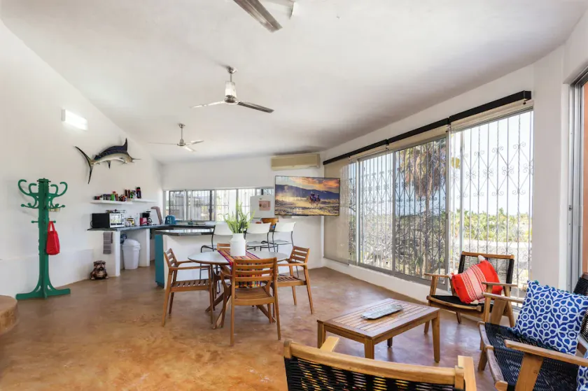 Casa en la colina: 3 dormitorios, 2 baños, alberga 6 personas. Vistas al mar. - Image 1